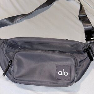 Alo fanny pack like brand new